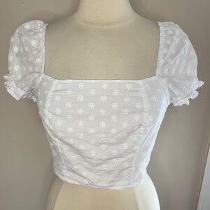 SKY & SPARROW White Floral Cotton Crop Top